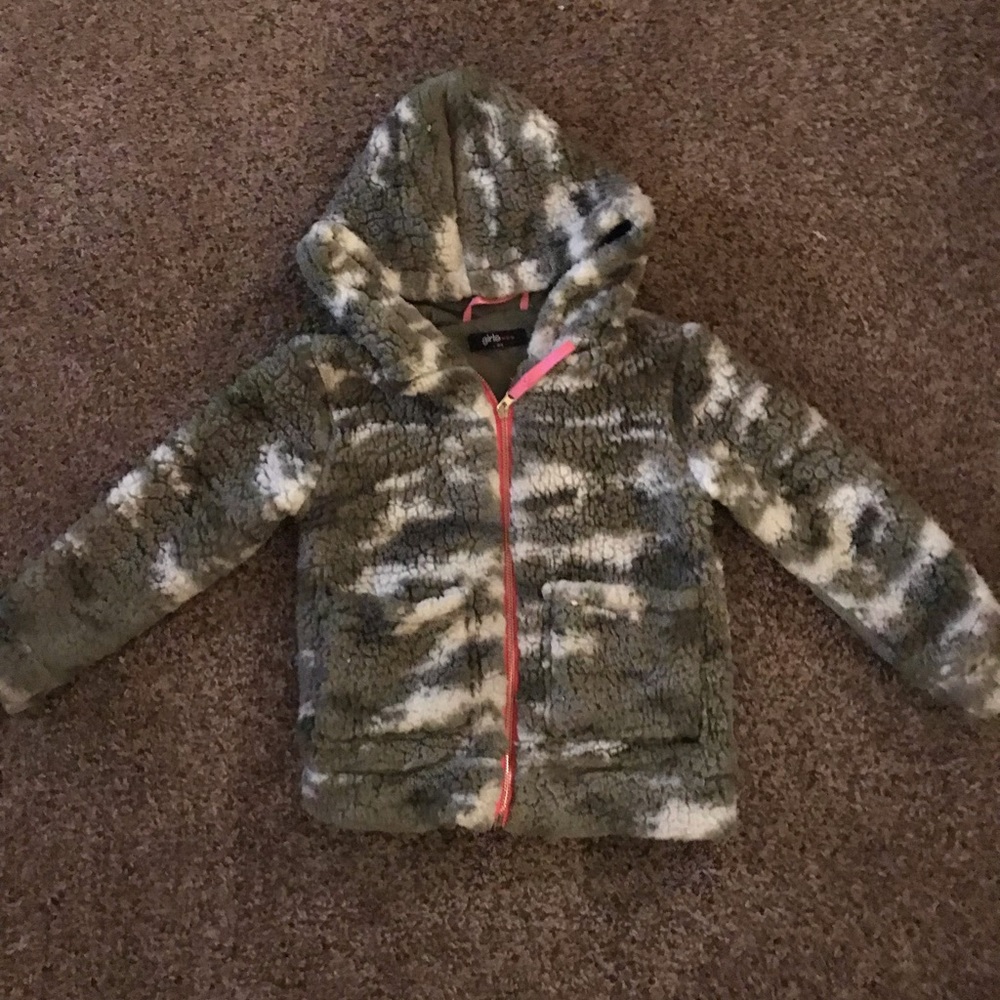 Adorable girls camo furry jacket